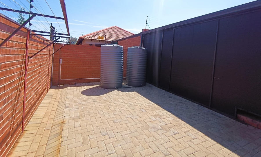 3 Bedroom Property for Sale in Langenhovenpark Free State